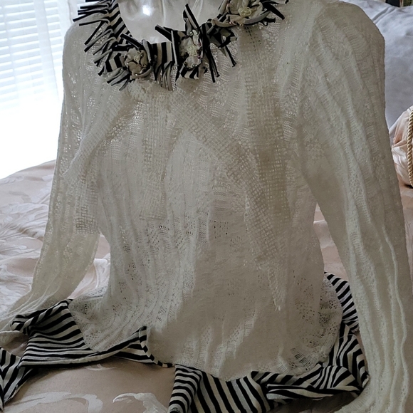 Top - Picture 2 of 10